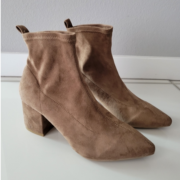 Forever 21 Shoes - FOREVER 21 TAN FAUX SUEDE ANKLE BOOTS/BOOTIES